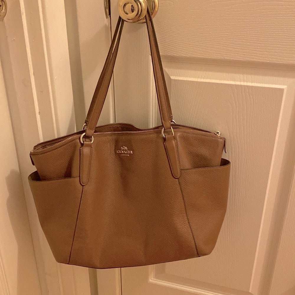 🩷COACH Leather Handbag/Tote